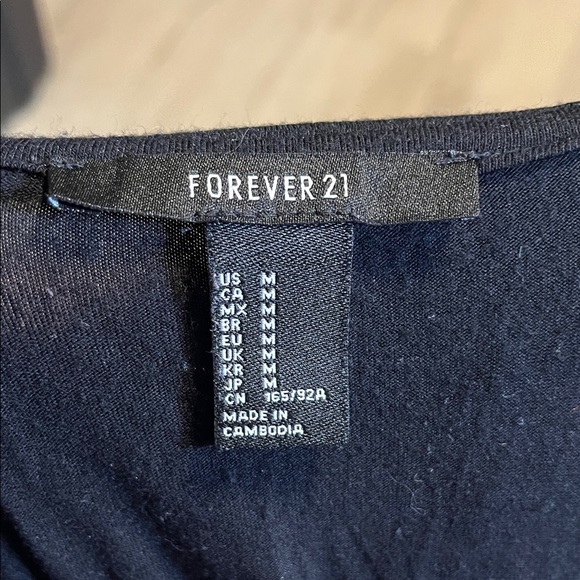 Forever 21 Black Graphic Tee - Picture 2 of 2